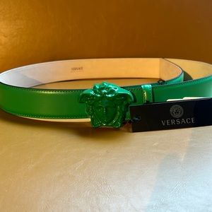 Versace belt, vibrant green with a metalic Medusa buckle, 100%. Italian leather
